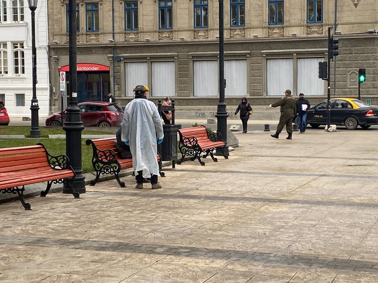Operativo en el centro de Punta Arenas este mediodía al detectarse a un portador de Covid19: una ambulancia del SAMU lo trasladó a su domicilio