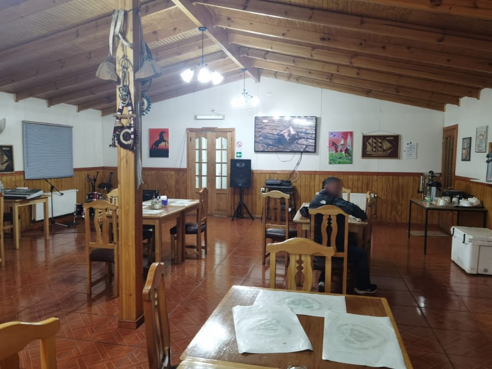 8 personas detenidas en un restaurante, en la comuna de Primavera, Tierra del Fuego