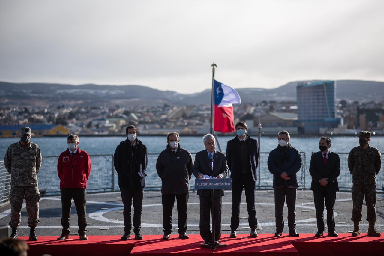Presidente Piñera promulga Estatuto Antártico Chileno desde la región de Magallanes