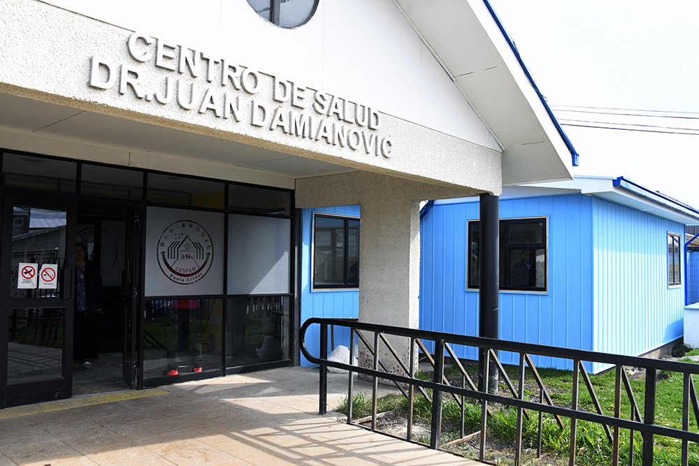 CESFAM Juan Damianovic y Farmacia Comunal de Punta Arenas cerrados hasta el lunes: 4 funcionarios municipales dieron positivo Covid19