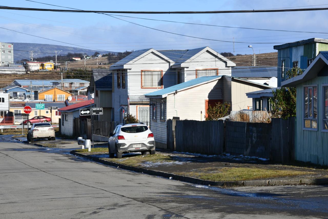 Municipio renovará veredas del Barrio 18 de Septiembre de Punta Arenas