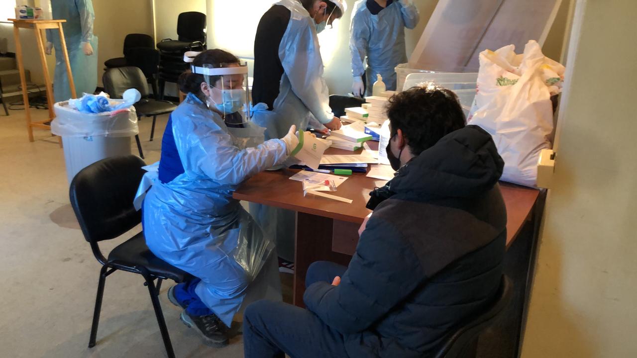 Alcaldesa de Porvenir y funcionarios municipales se tomaron examen PCR de coronavirus