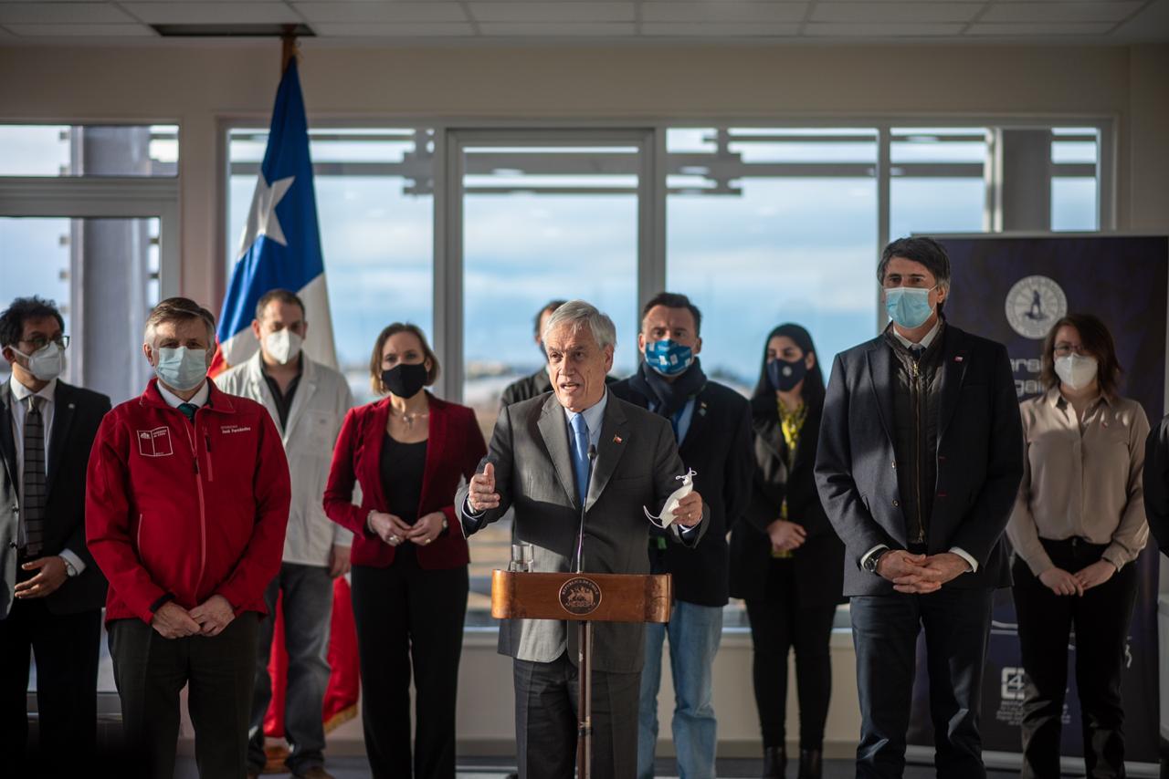 Presidente Piñera visita el CADI UMAG de Punta Arenas