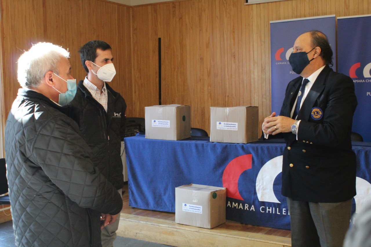 CChC Punta Arenas donó cajas de alimentos al Centro de Rehabilitación Club de Leones