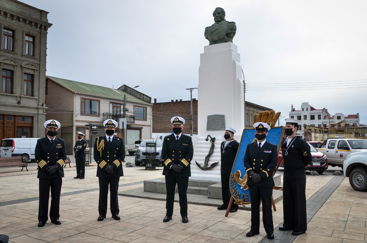 Armada conmemoró el 177° aniversario de la toma de posesión del Estrecho de Magallanes