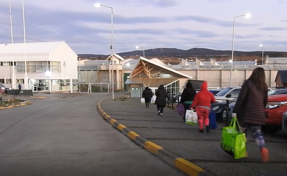 En la Cárcel de Punta Arenas, exhaustiva revisión de encomiendas ha evitado ingreso de importante cantidad de droga