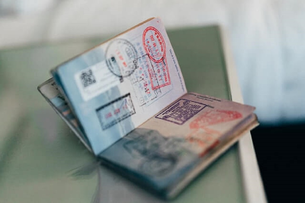 Gobernador de Magallanes, anuncia estampado electrónico para visas de extranjeros