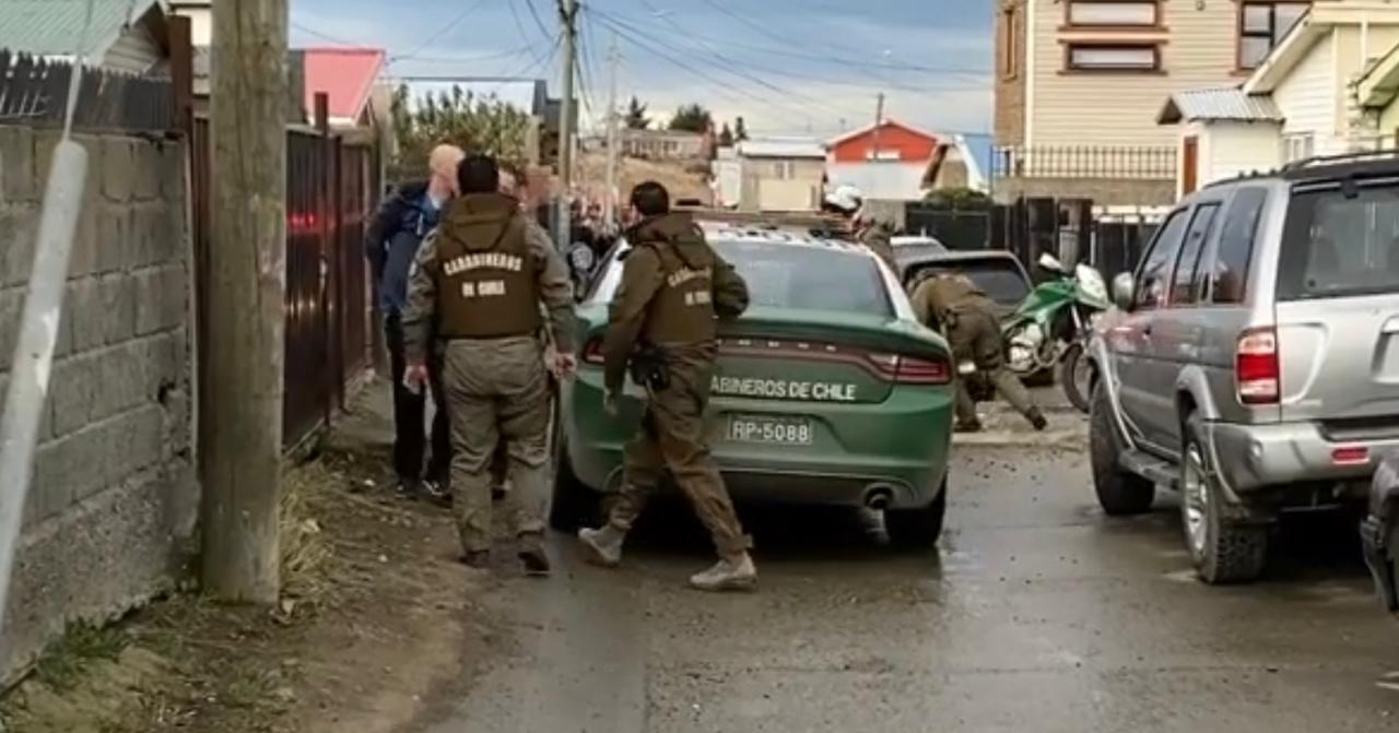 Con lesiones leves resultó un funcionario de Carabineros, en medio de un procedimiento de fiscalización vehicular