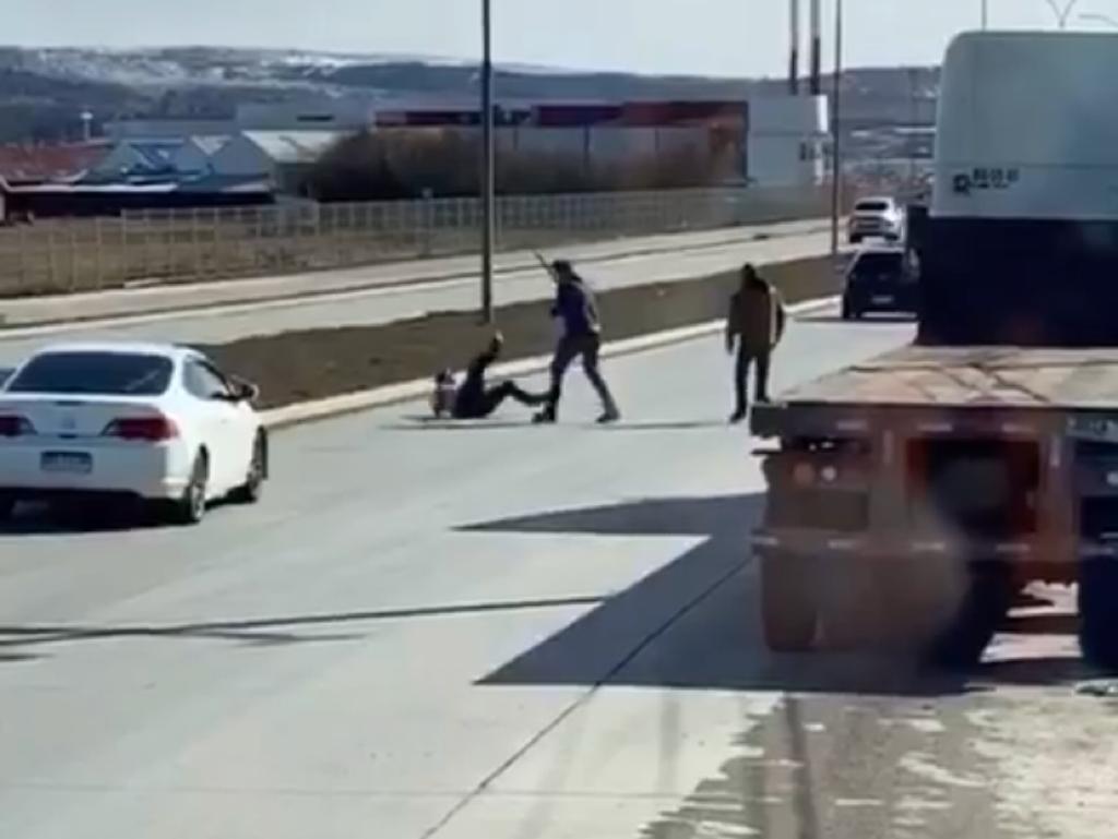 Discusión entre dos personas terminó en grave riña en plena vía pública en Avenida Carlos Ibañez del Campo