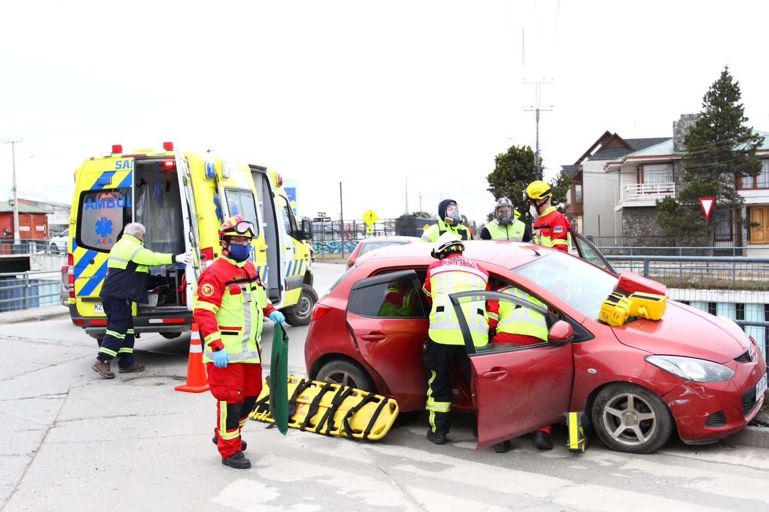 Triple colisión dejó a dos lesionados en Avenida España con calle República