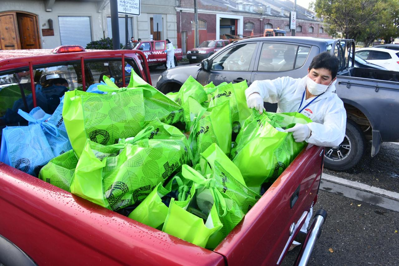 Cerca de 32 mil ayudas sociales ha entregado el Municipio a vecinos de Punta Arenas