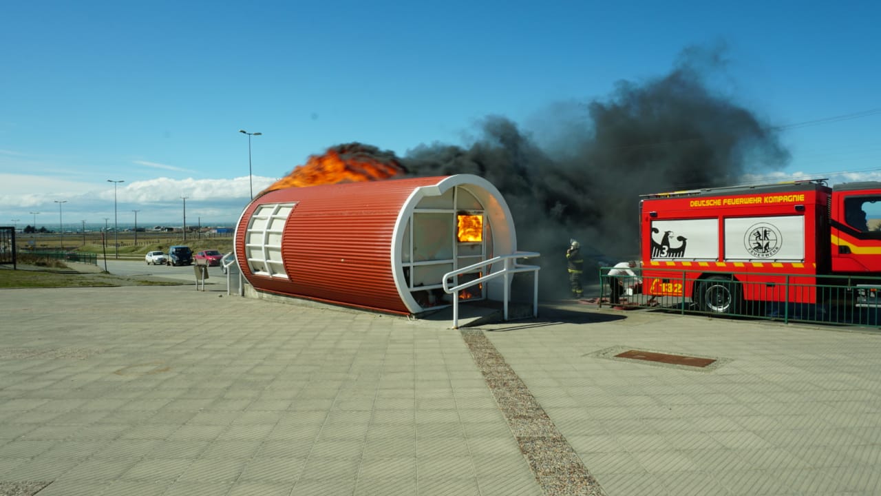 Detenido y en prisión preventiva presunto autor de incendio de paraderos de pasajeros en Avenida Frei