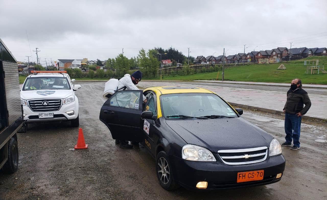 150 taxis y colectivos fueron sanitizados por la municipalidad