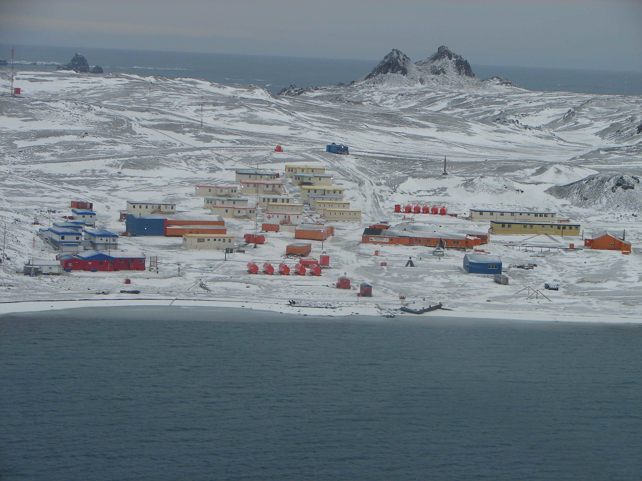 Dos sismos se registraron anoche en Base Frei en la Antártica