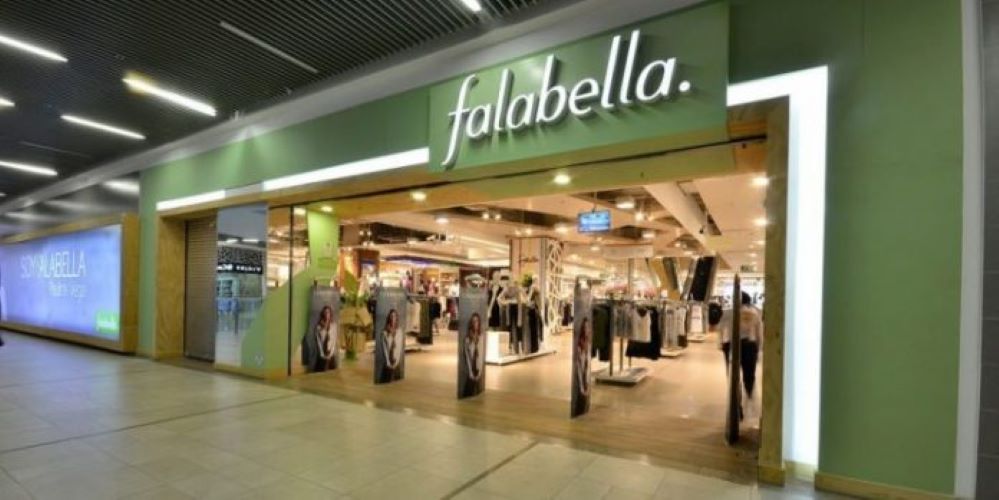 SERNAC presenta demanda contra Falabella y Paris por ventas online: sólo Ripley planteó compensación