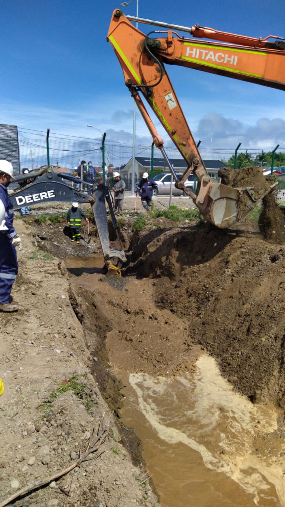 Aguas Magallanes informa corte de emergencia en Punta Arenas provocado por trabajos de constructora