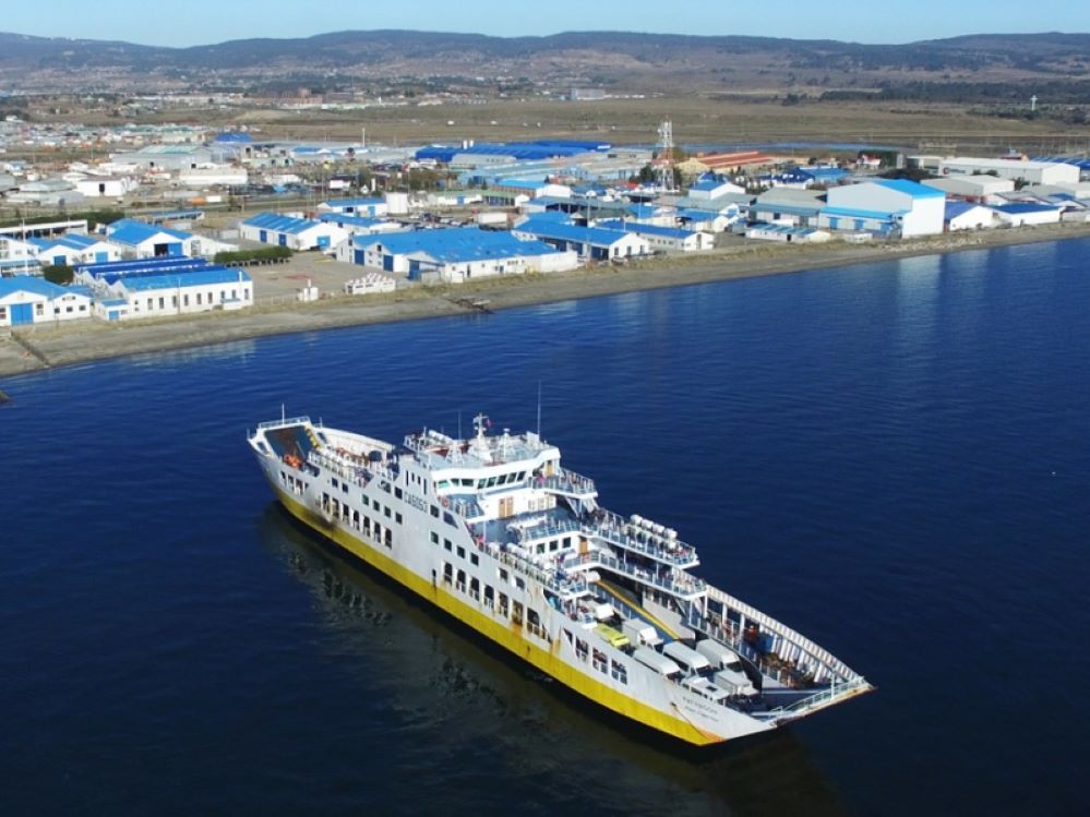 Sospecha de Covid-19 en tripulación de un ferry de TABSA, obligó a suspender hoy cruce de Punta Arenas a Porvenir