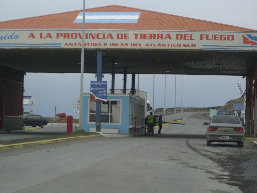 Anuncian salida masiva de argentinos de Tierra del Fuego a través de la frontera con Chile