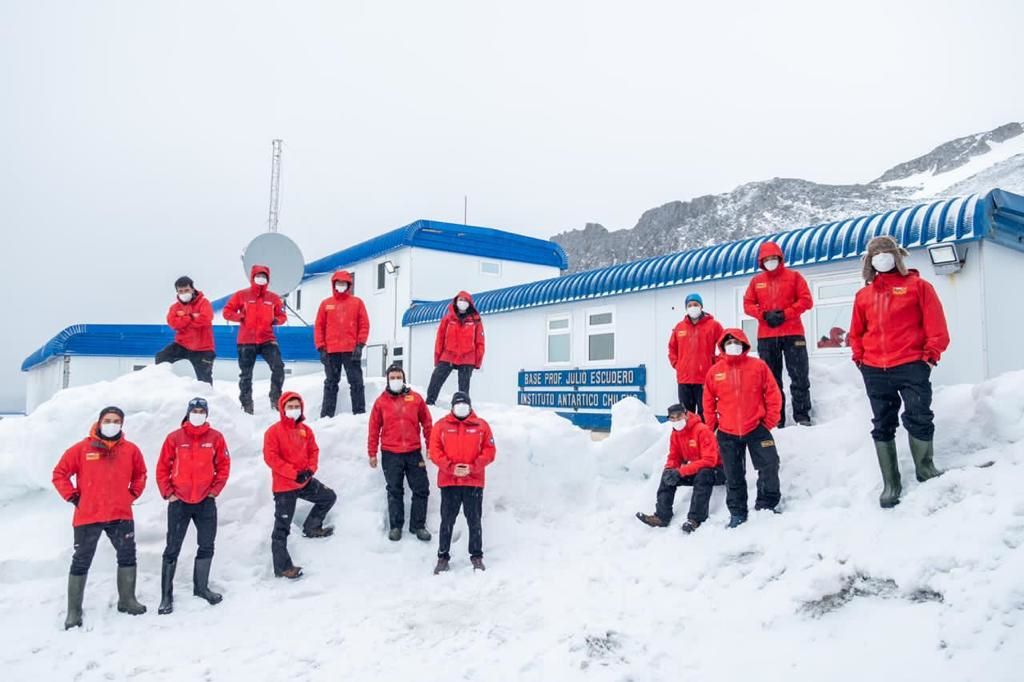 Investigadores que viajan a la Antártica efectúan estricta cuarentena preventiva obligatoria