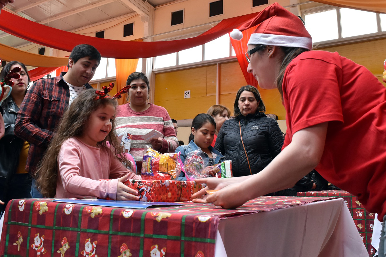 Municipio de Punta Arenas iniciará entrega de regalos para niñas y niños de la comuna