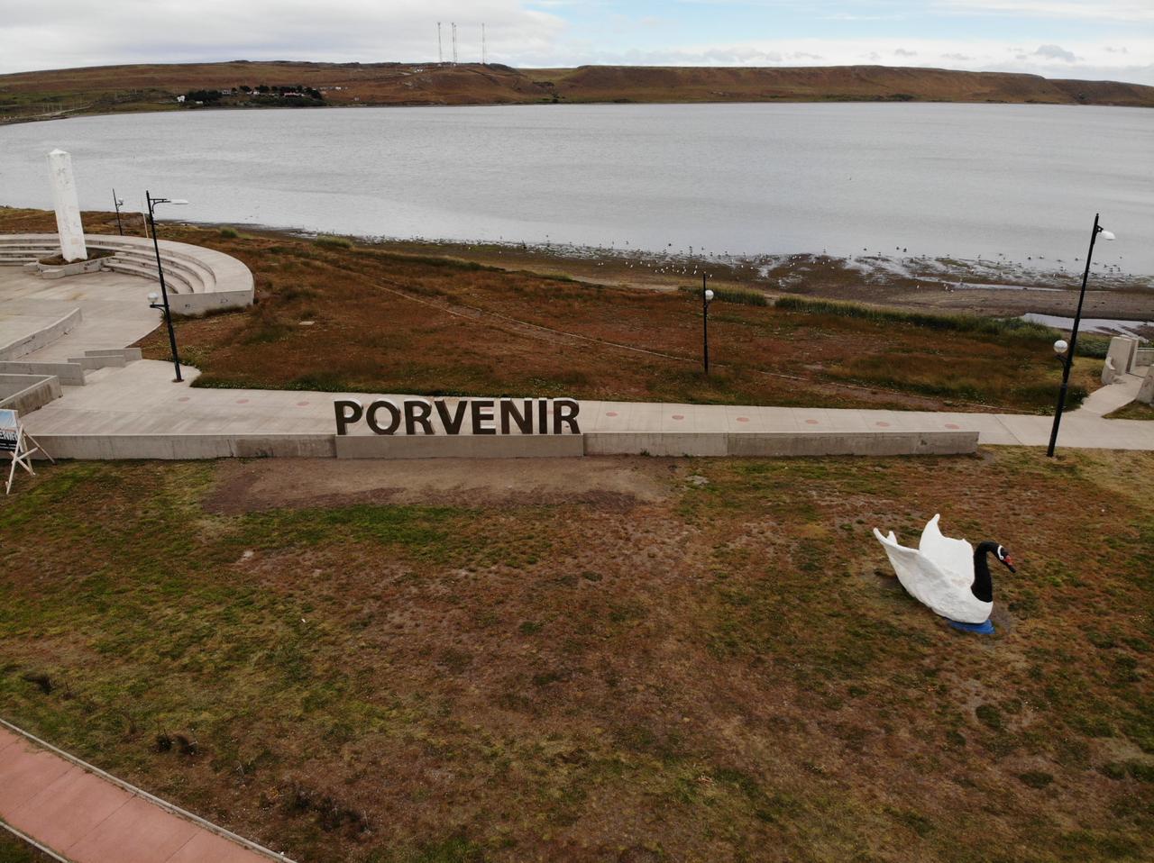 El nombre de la ciudad de Porvenir corona la nueva postal de la capital de Tierra del Fuego