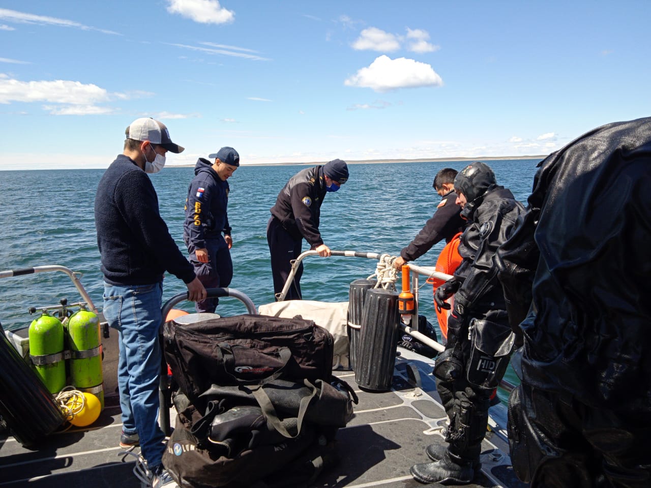 Continúa la búsqueda del kayakista extraviado en el sector Chabunco del estrecho de Magallanes