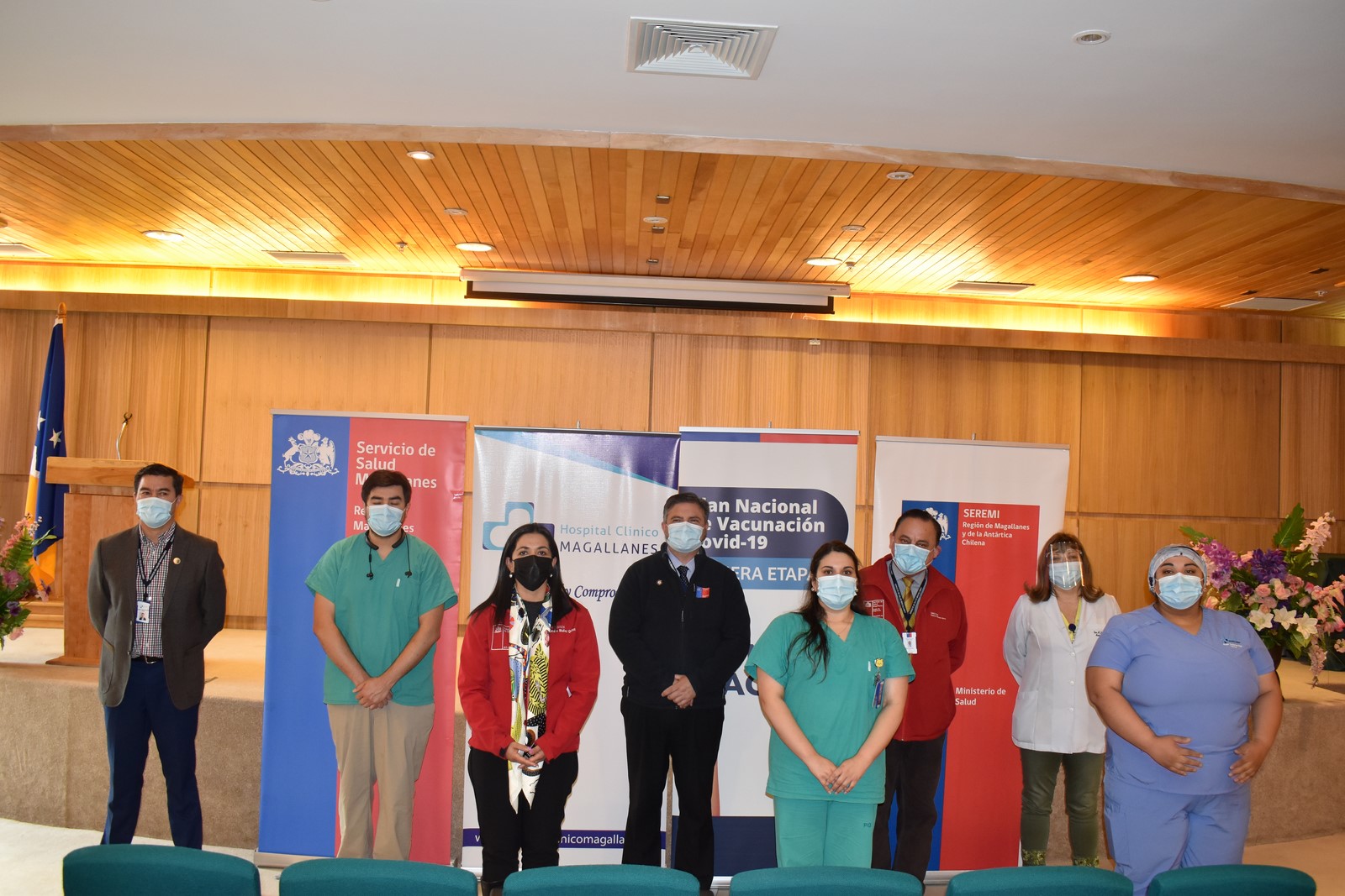 165 Trabajadores de la salud UCI/UTI reciben segunda dosis de vacuna contra Covid-19 en Magallanes