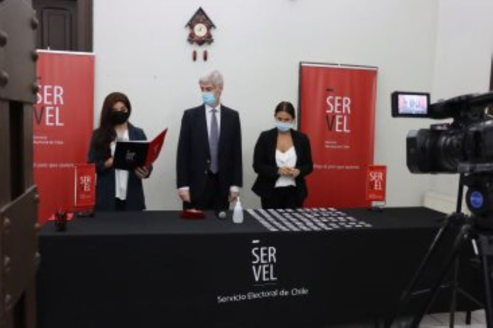 SERVEL efectuó el sorteo del orden de las listas declaradas para elecciones de abril de 2021