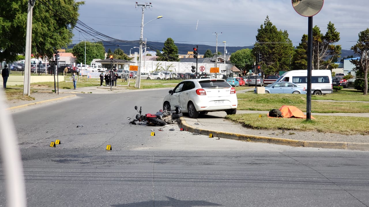 Motorista fallece en trágico accidente de tránsito en Avenida Bulnes en Punta Arenas