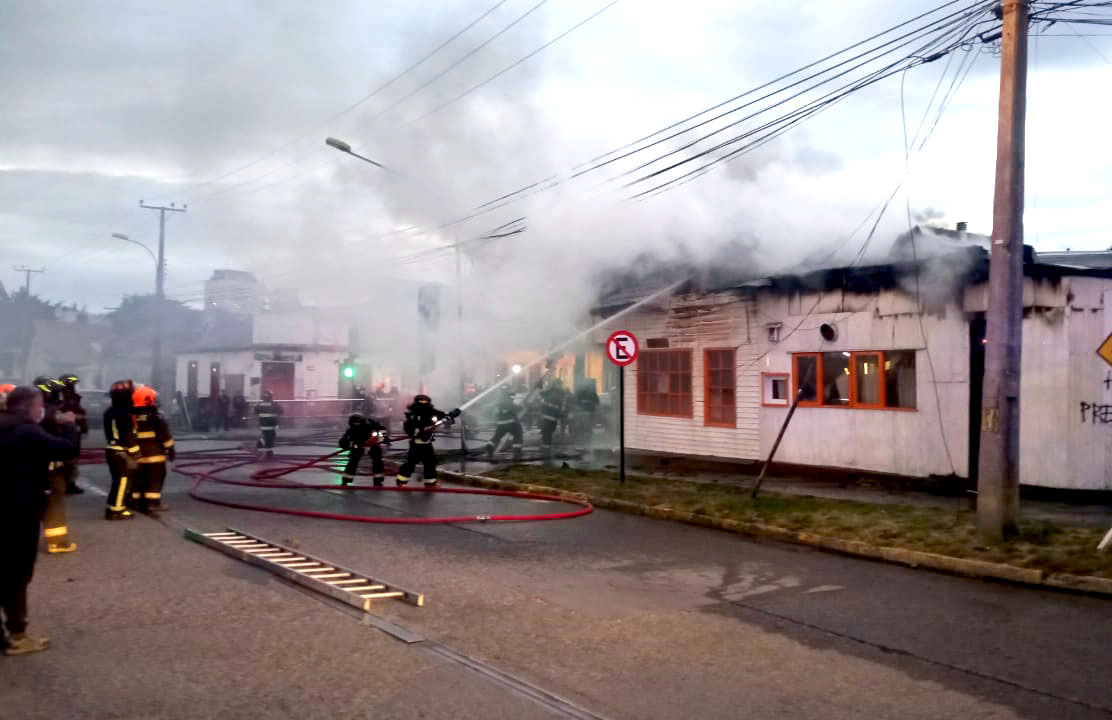 Fuego arrasó con emblemático restorán durante la madrugada: las pérdidas fueron millonarias