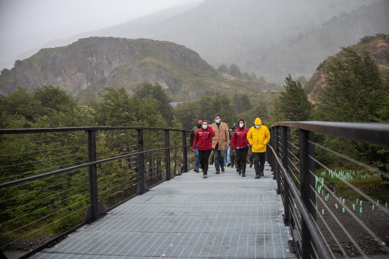 Intendenta Rojas y Subsecretario de Agricultura realizan balance de funcionamiento del Parque Nacional Torres del Paine tras dos meses de su reapertura