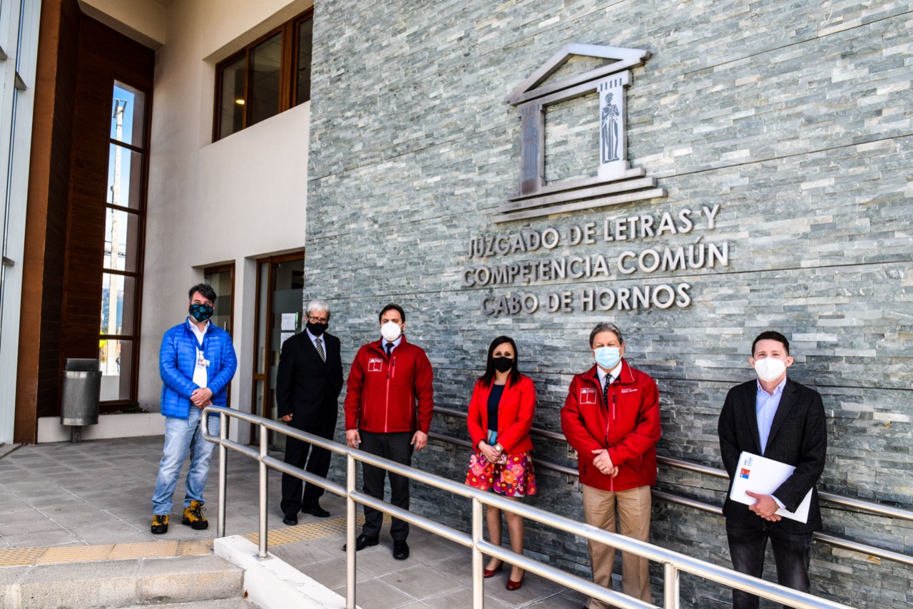 En visita a Puerto Williams: Autoridades regionales de Justicia analizan posibilidad de instalar nueva unidad básica forense