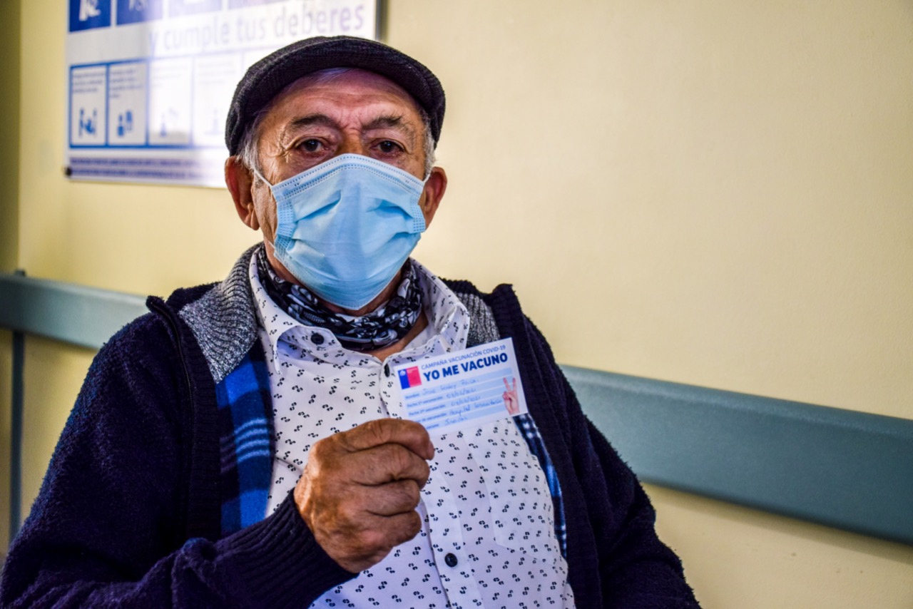 Puerto Williams: Adultos mayores son vacunados contra el coronavirus