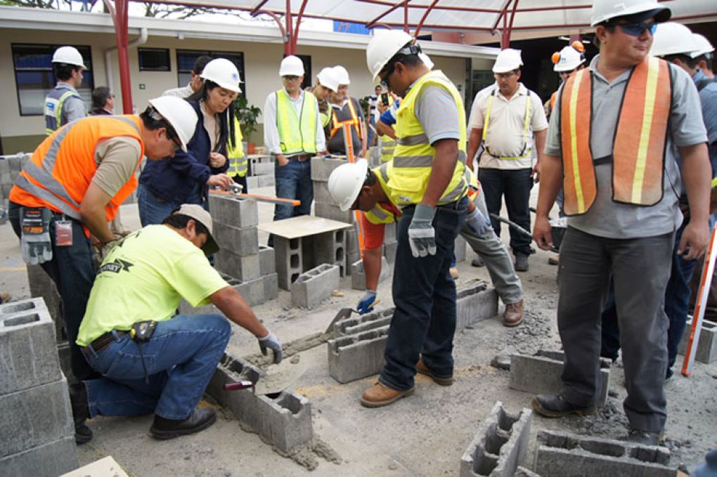 Ofrecen más de 100 cursos gratuitos para capacitarse en especialidades de la Construcción