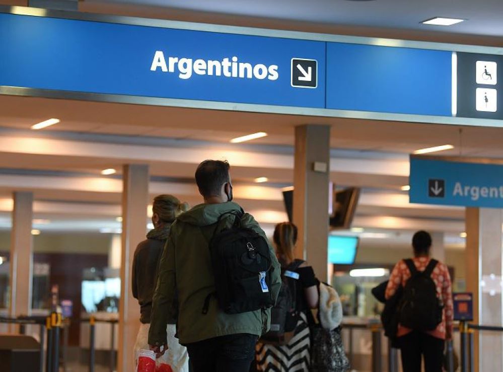 Argentina, principal vecino fronterizo de Chile, mantiene el cierre de fronteras a extranjeros no residentes durante todo el mes de febrero