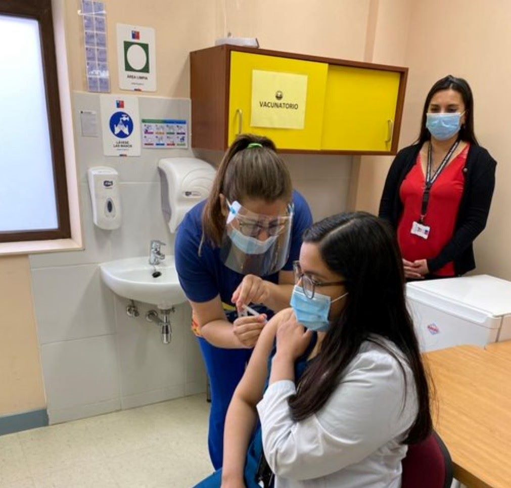 Se inició vacunación contra Covid-19 en el Hospital público más austral de Chile y del mundo