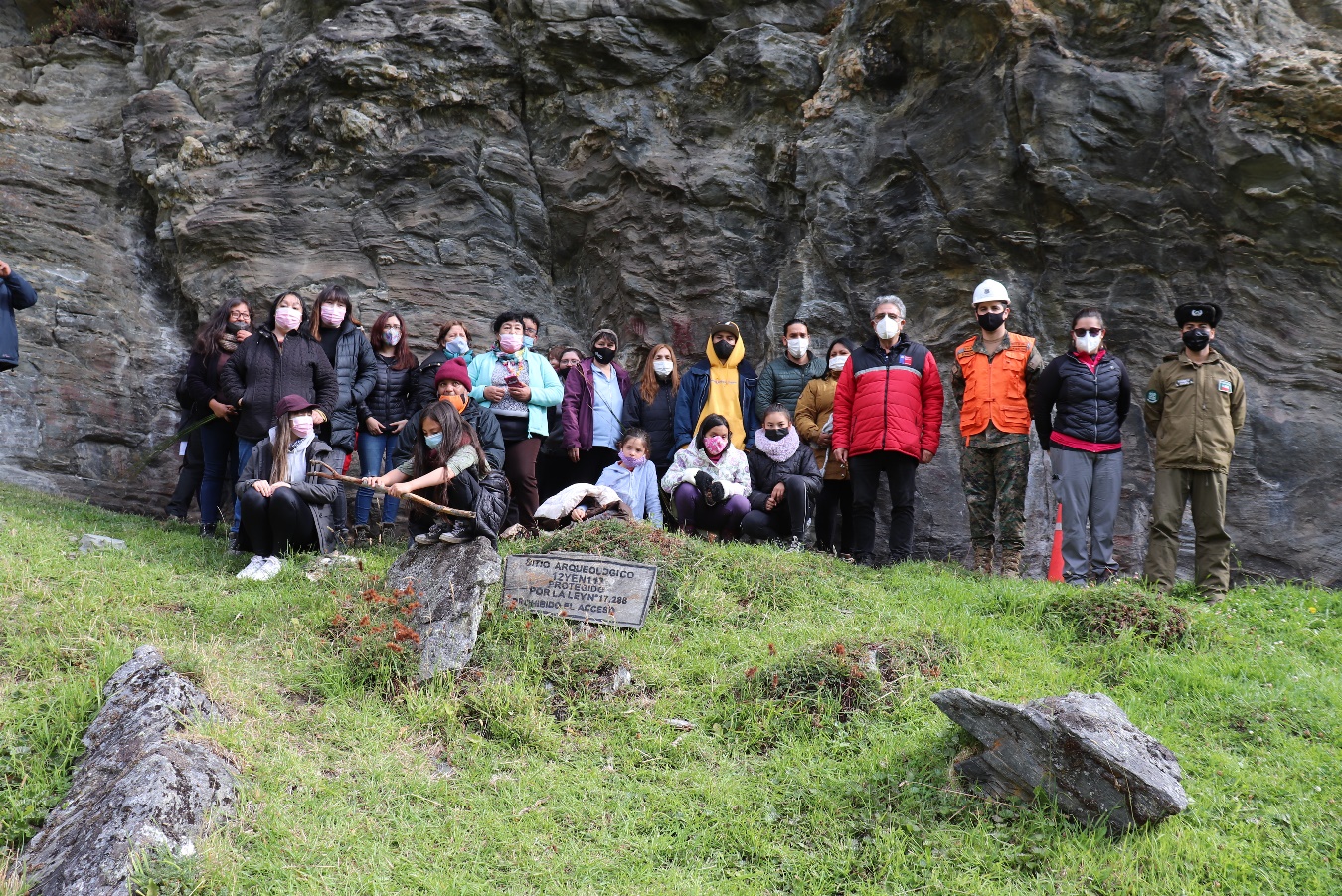 Familias yaganes de Puerto Williams visitaron tierras de sus ancestros en Bahía Yendegaia