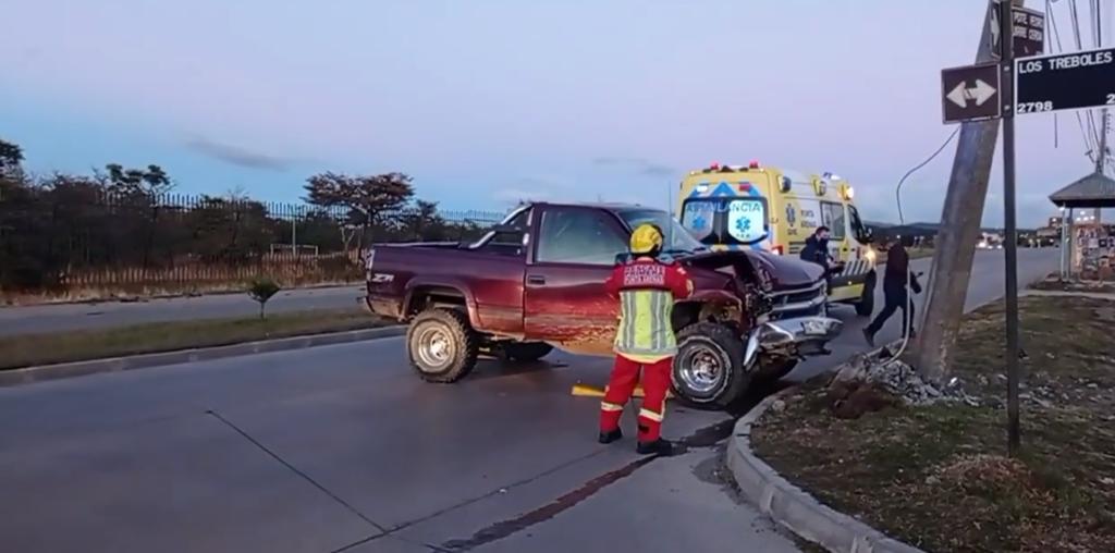 Choque vehicular en sector de Fitz Roy dejó una persona lesionada.