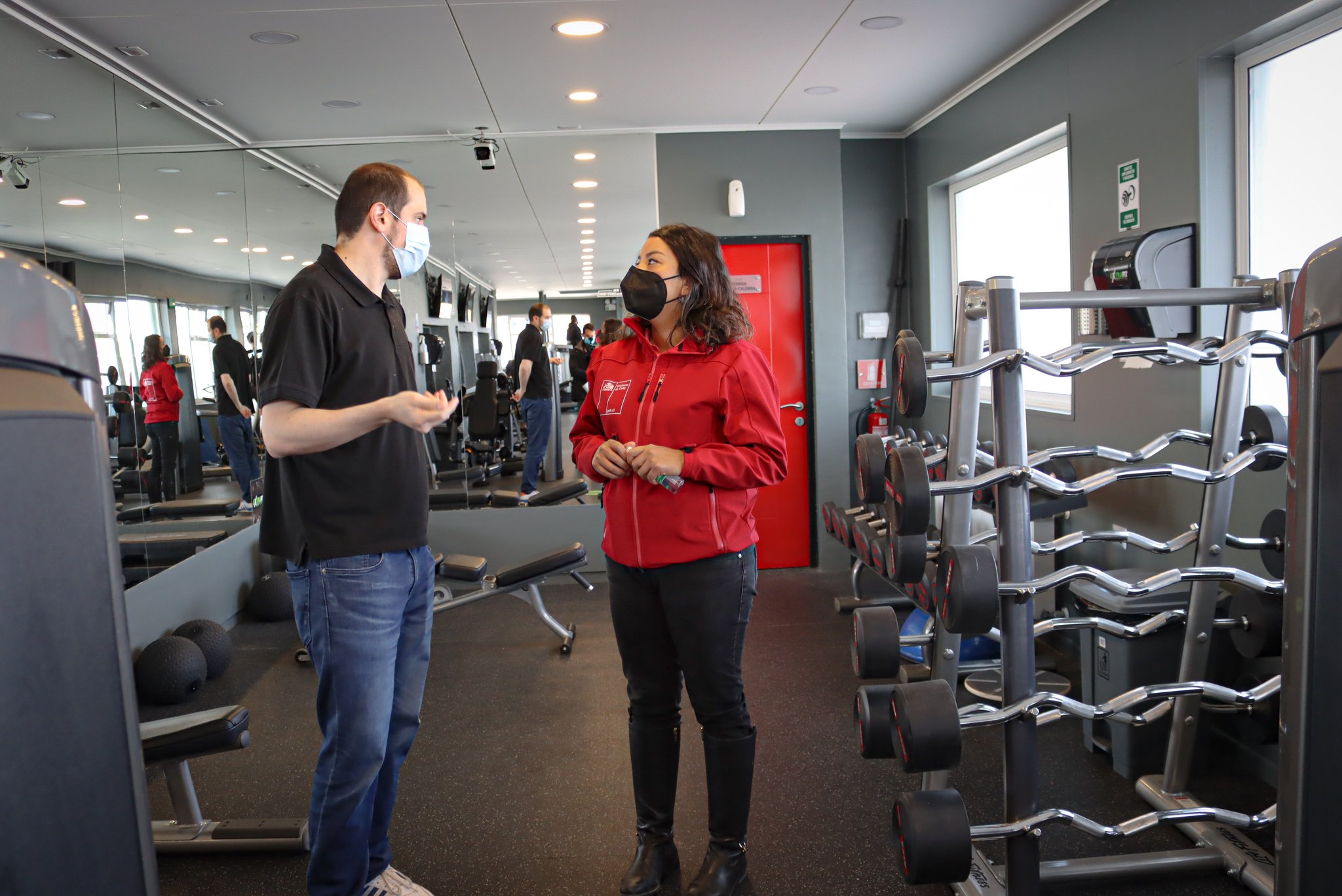 Gobernadora Provincial Ericka Farías visita gimnasios de Puerto Natales, para conocer implementación de protocolos sanitarios