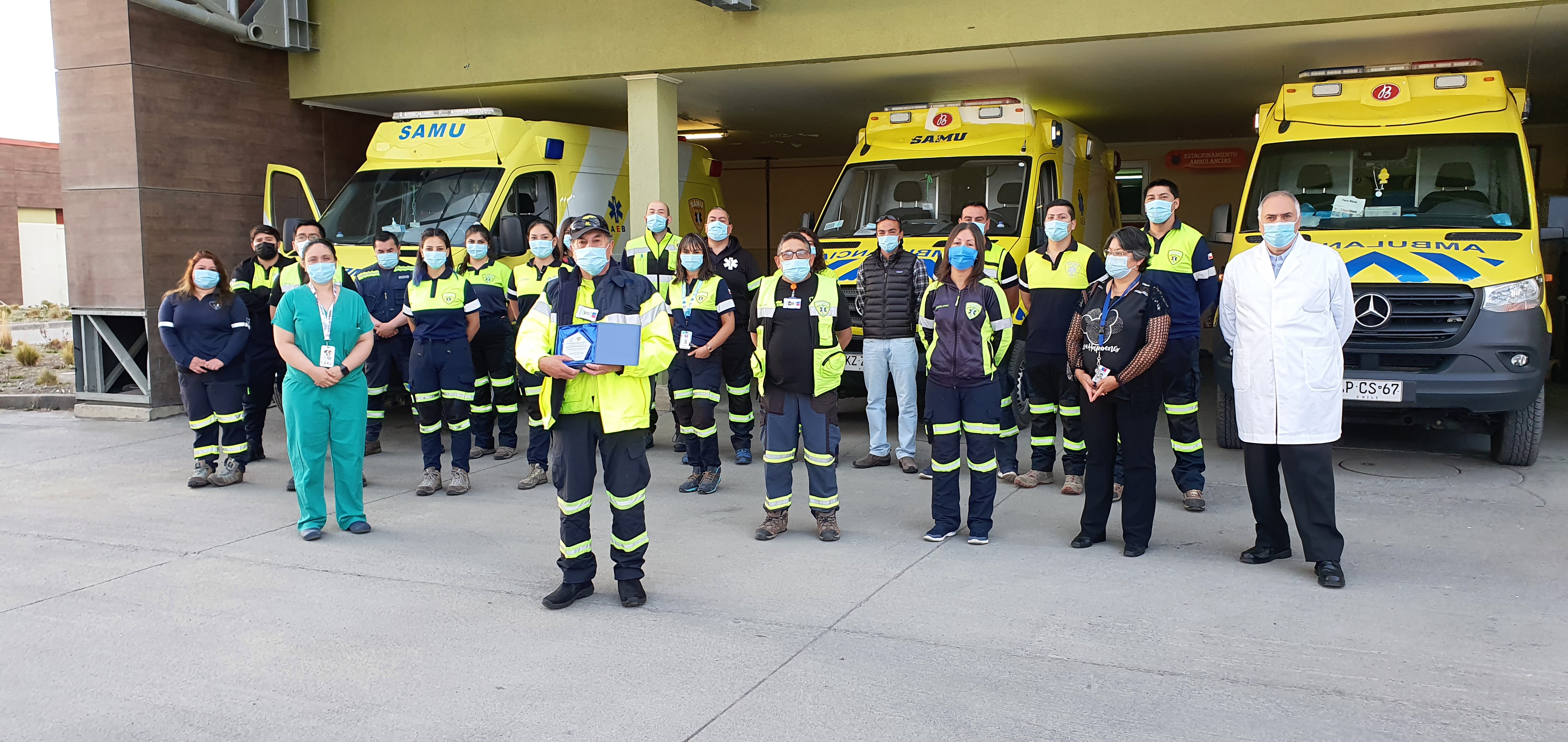 Hospital de Natales: con 33 y 30 años de Servicios se acogen a jubilación conductor del SAMU y auxiliar de Médico Quirúrgico