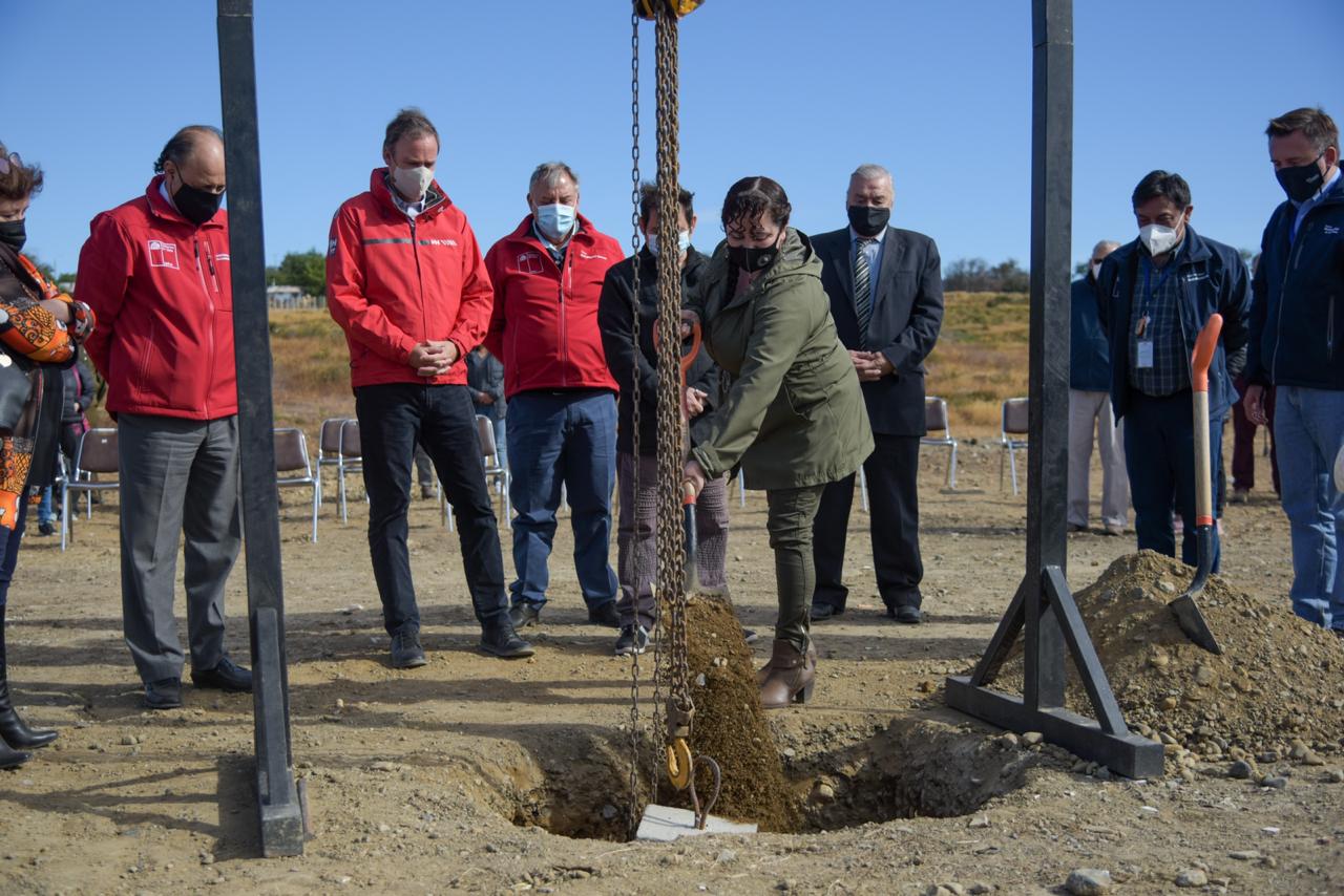 Colocan primera piedra de tres proyectos habitacionales en el sector sur de Punta Arenas