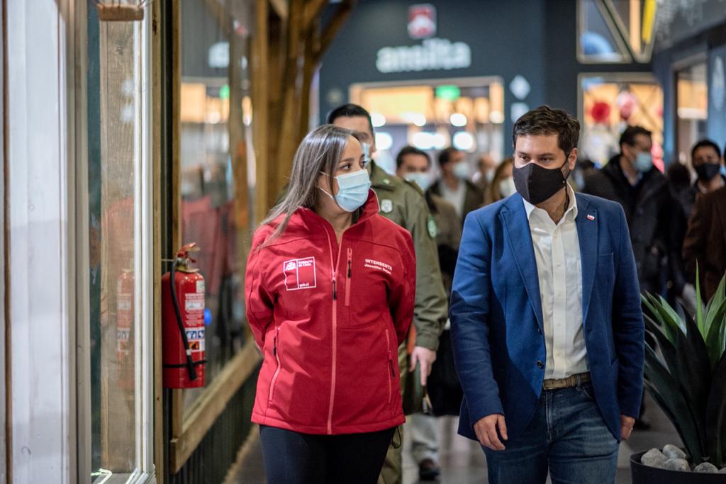 Autoridades visitan obras de ampliación del módulo central de Zona Franca de Punta Arenas