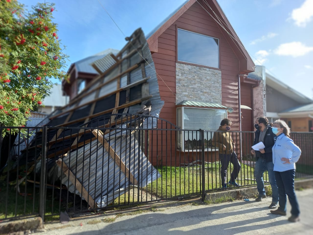 Municipio atendió más de 50 emergencias producidas por fuertes rachas de viento en Punta Arenas