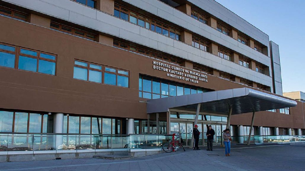 Hospital Clínico  de Magallanes recibió dos pacientes desde La Araucanía: primera vez que se realiza este tipo de traslados a esta región