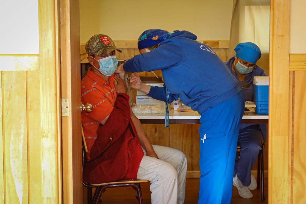 En Última Esperanza: realizan operativo en Villa Renoval para continuar proceso de vacunación contra el covid-19