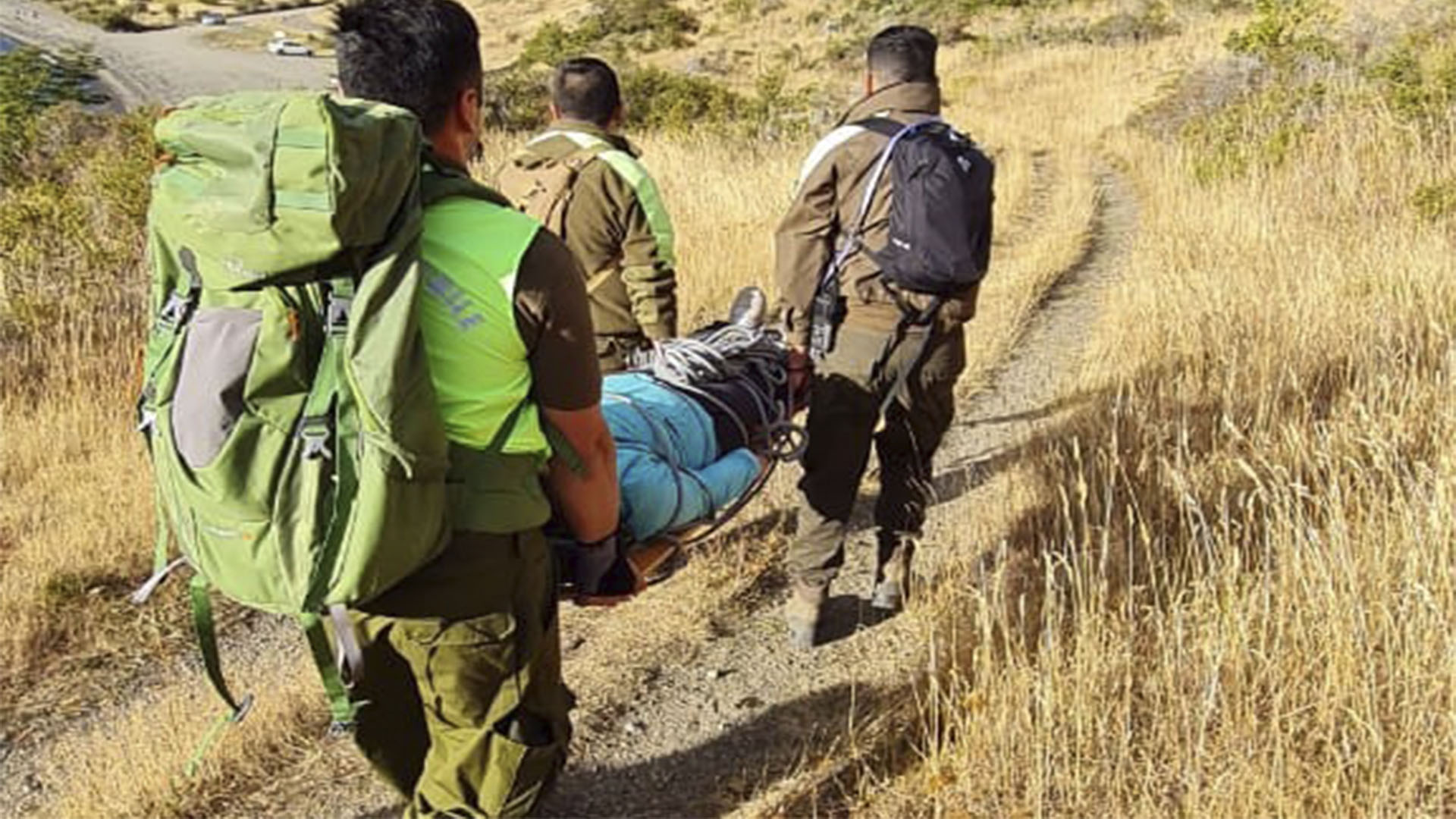 Carabineros rescatan una excursionista en Cerro Benítez, Ultima Esperanza
