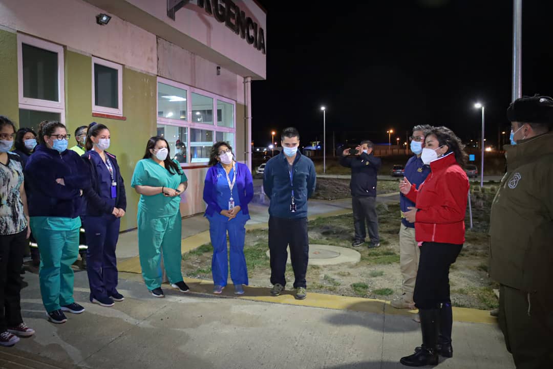 Realizan emotivo reconocimiento al trabajo los funcionarios de salud en Puerto Natales