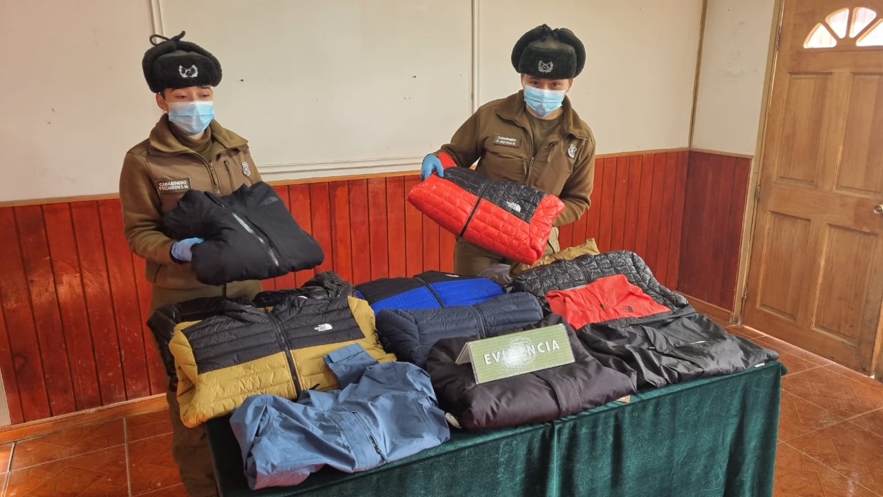 Dos detenidos por robo en tienda The North Face en el centro de Punta Arenas