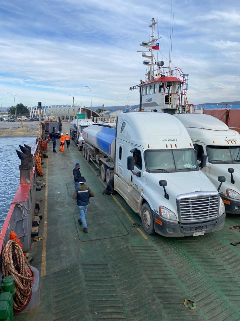 Naviera Tierra del Fuego realiza viaje de abastecimiento de combustible a Tierra del Fuego