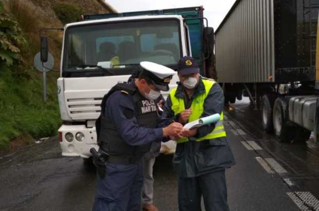 ¿Cómo funcionan las nuevas restricciones al transporte y a los desplazamientos de personas?